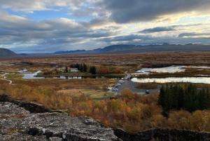 Fra Reykjavik: Golden Circle Super Jeep & Snowmobiling Tour