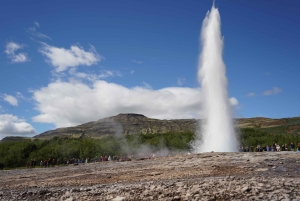 Fra Reykjavík: Tur til Den gyldne cirkel med adgang til Laugarás Lagoon
