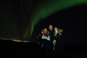 De Reykjavík : Chasse aux aurores boréales avec du chocolat chaud