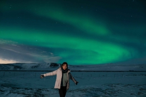 From Reykjavik: Northern Lights Guided Tour with Photos
