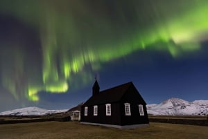 From Reykjavik: Northern Lights Hunt Super 4X4 Tour