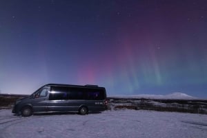 Da Reykjavik: Tour dell'aurora boreale con cioccolata calda e foto