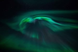 Depuis Reykjavik : Excursion aux aurores boréales avec chocolat chaud et photos