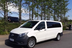 From Reykjavik: Private 1-Way Transfer to Keflavik Airport