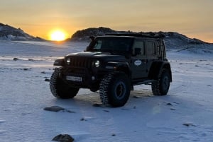 From Reykjavik: Private Landmannalaugar & Hekla Jeep Tour