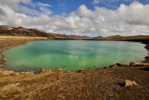 レイキャビクからレイキャネスジオパークツアー＆空港送迎