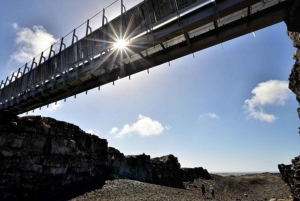 レイキャビクからレイキャネスジオパークツアー＆空港送迎