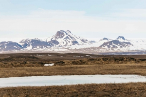 Von Reykjavik aus: Geheime Lagune und Schneemobil-Tour