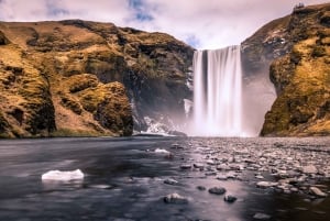 レイキャビク発：南海岸ハイライト日帰りツアー