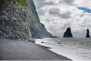 Reykjavikista: Katlan jääluolan kanssa.