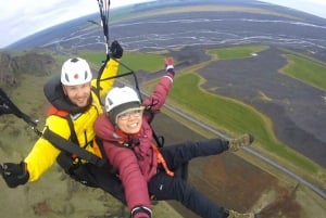 From Reykjavík: Tandem Paragliding & South Iceland Day Tour