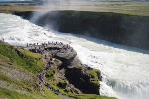 From Reykjavik: The Golden Circle Express Tour with Pickup