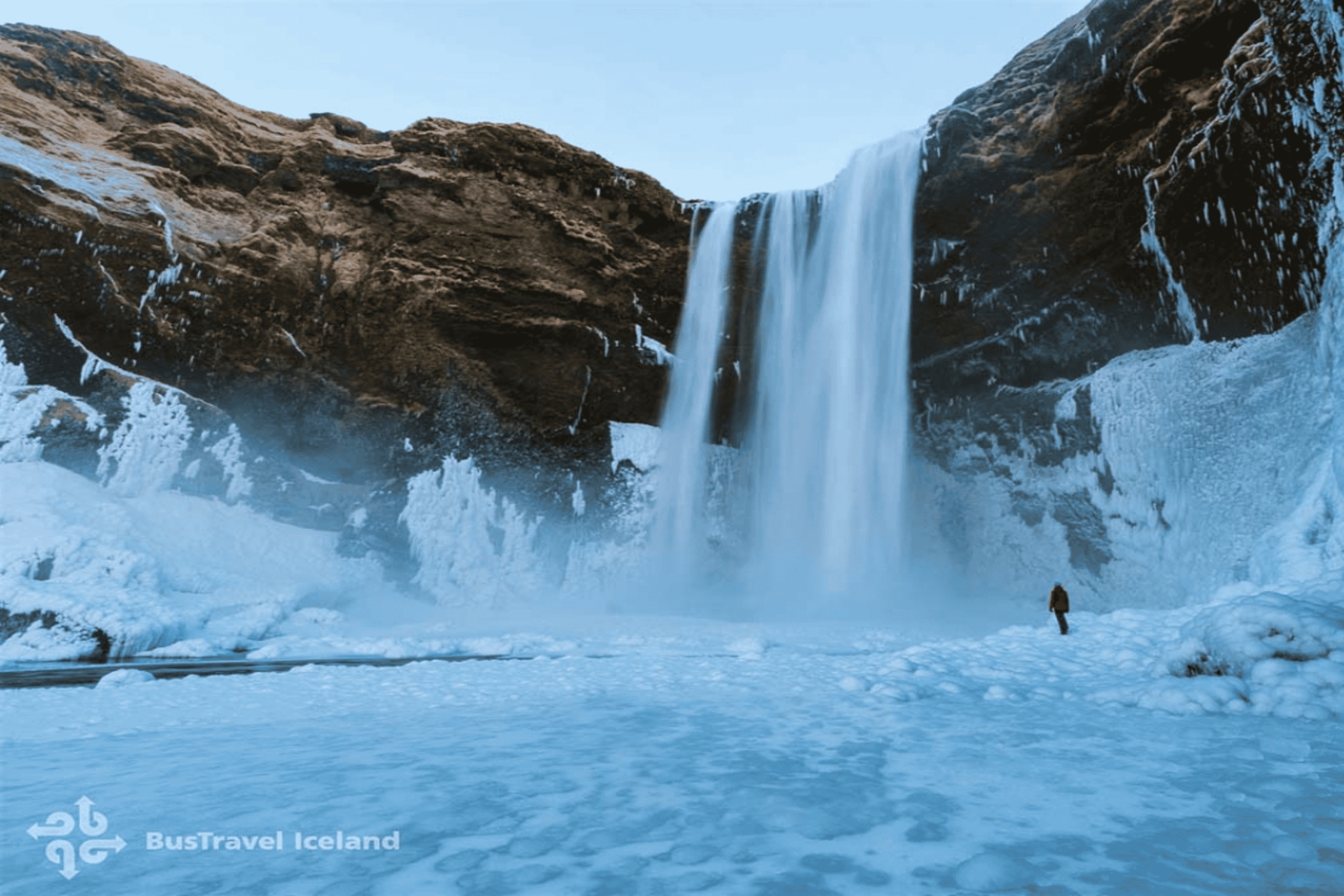 Desde Reikiavik: Espectáculo de Lava de Vík y Excursión a las Cascadas de la Costa Sur