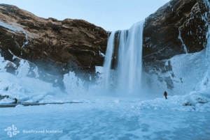 Desde Reikiavik: Espectáculo de Lava de Vík y Excursión a las Cascadas de la Costa Sur