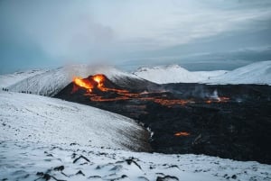 From Reykjavik: Volcanic Peninsula & Grindavik Minibus Tour