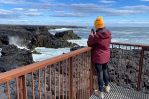 From Reykjavik: Reykjanes Geopark Tour and Sky Lagoon Visit