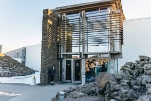 From Reykjavík: Volcanoes and Blue Lagoon Day Trip