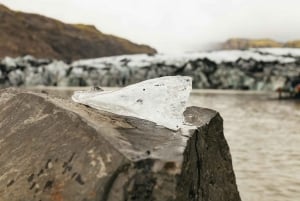 Reykjavík: Tutustu Islannin putouksiin, jäätikköön ja mustaan rantaan.