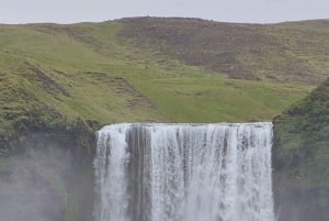 Golden Circle and South Coast Tour with 7+ Great Attractions