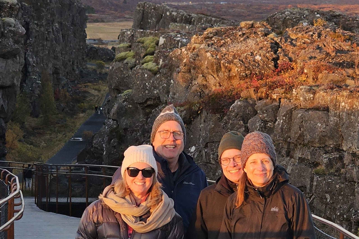 ゴールデンサークルプライベートツアー（溶岩トンネルオプション付き）