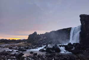 ゴールデンサークルプライベートツアー（溶岩トンネルオプション付き）