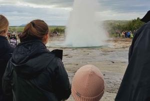 ゴールデンサークルプライベートツアー（溶岩トンネルオプション付き）