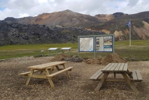 Fottur i høylandet: Landmannalaugar og varme kilder i små grupper