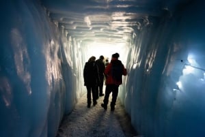 Húsafell: Tur in i glaciärens isgrotta