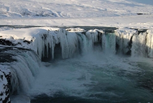 Islandia: tour de invierno de 10 días con alojamiento y comidas