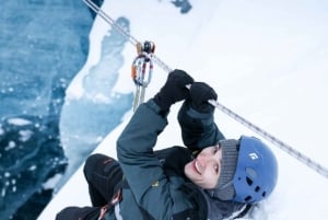 Island: Zip-line-tur på glaciärer med vandring eller besök i isgrotta