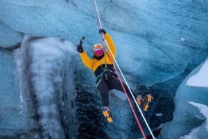 Island: Zip-line-tur på glaciärer med vandring eller besök i isgrotta