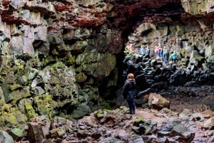 Island: Lava-Höhlen-Abenteuer in der Kleingruppe