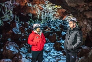 Islanti: Lava Caving Pienryhmäseikkailu