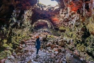 Islândia: Aventura para pequenos grupos em cavernas de lava