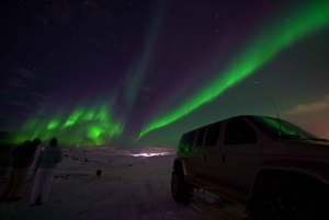 Iceland: Northern Lights Super Jeep Tour with a photographer