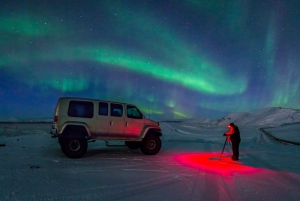 Iceland: Northern Lights Hunt Super Jeep Tour