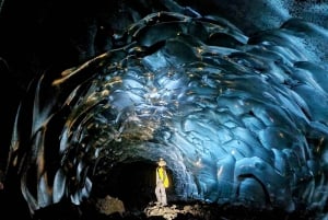 Jökulsárlón: Blue Ice Cave Tour and Glacier Walk