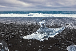 Jökulsárlón Floating Glacier & Diamond Beach Day Tour