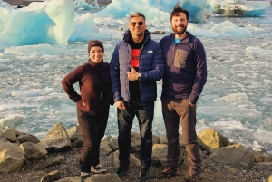 Jökulsárlón Floating Glacier & Diamond Beach Day Tour