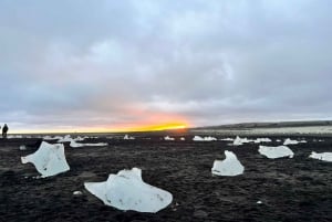 Eksklusiv dagstur til Jökulsárlón-gletsjeren og diamantstranden