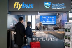 Aeropuerto Keflavík: traslado autobús desde/hacia Reikiavik
