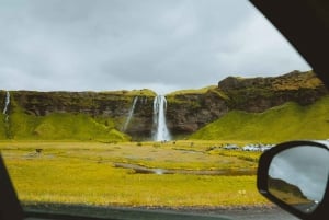 Keflavik Airport: One-way Private Transfer to/from Reykjavik