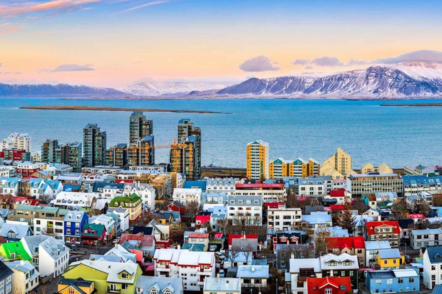 Translado do aeroporto de Keflavik KEF para Reykjavik