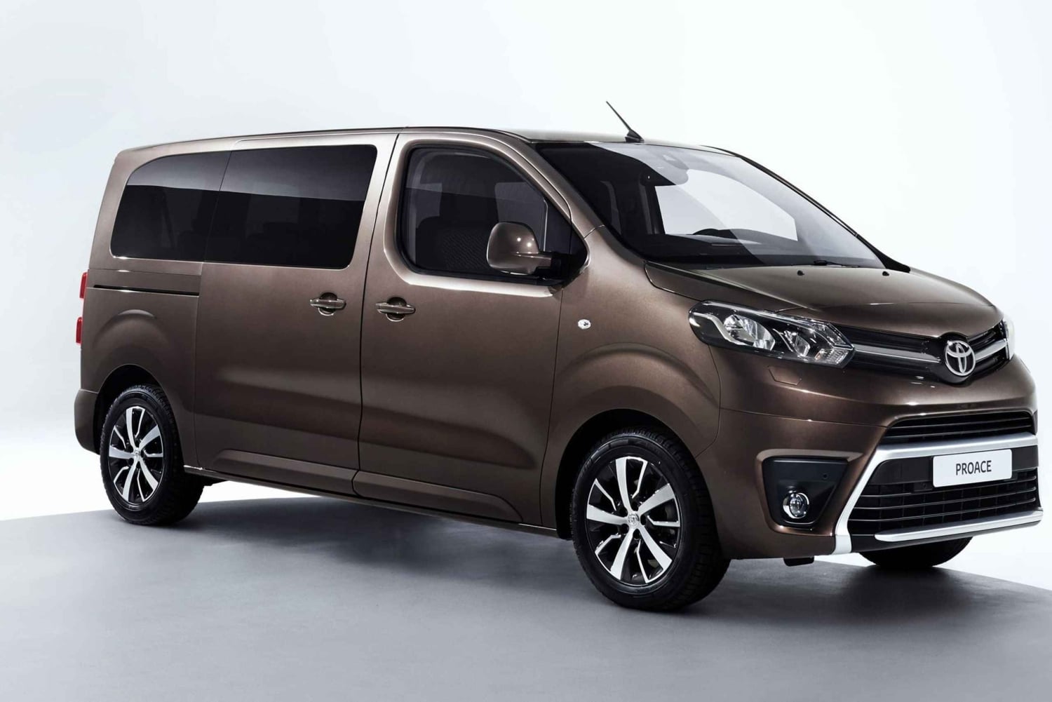 Privetransfer van luchthaven Keflavik naar Reykjavik (van 7 personen)