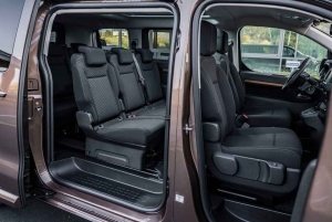 Privetransfer van luchthaven Keflavik naar Reykjavik (van 7 personen)