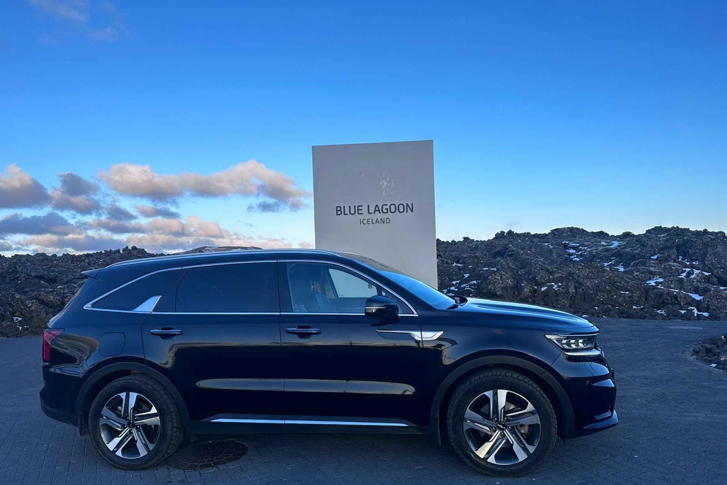 Keflavikin kansainväliseltä lentokentältä Blue Lagooniin