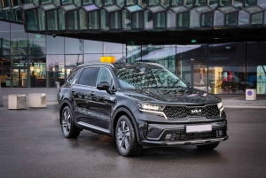 Keflavikin kansainväliseltä lentokentältä Blue Lagooniin