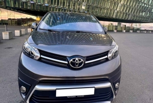 Keflavikin kansainväliseltä lentokentältä Blue Lagooniin