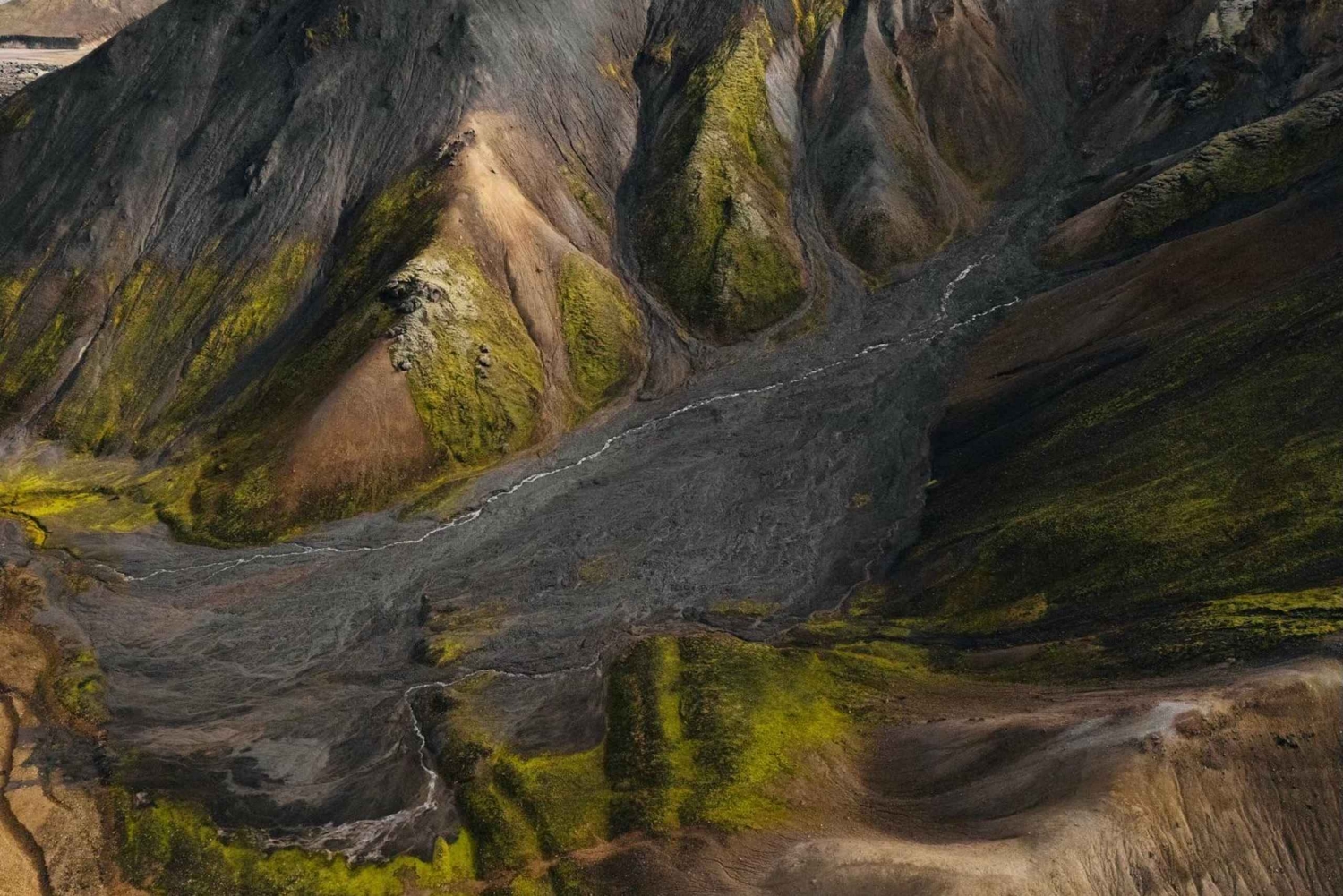 Landmannalaugar e Hekla: cores, crateras e fontes termais
