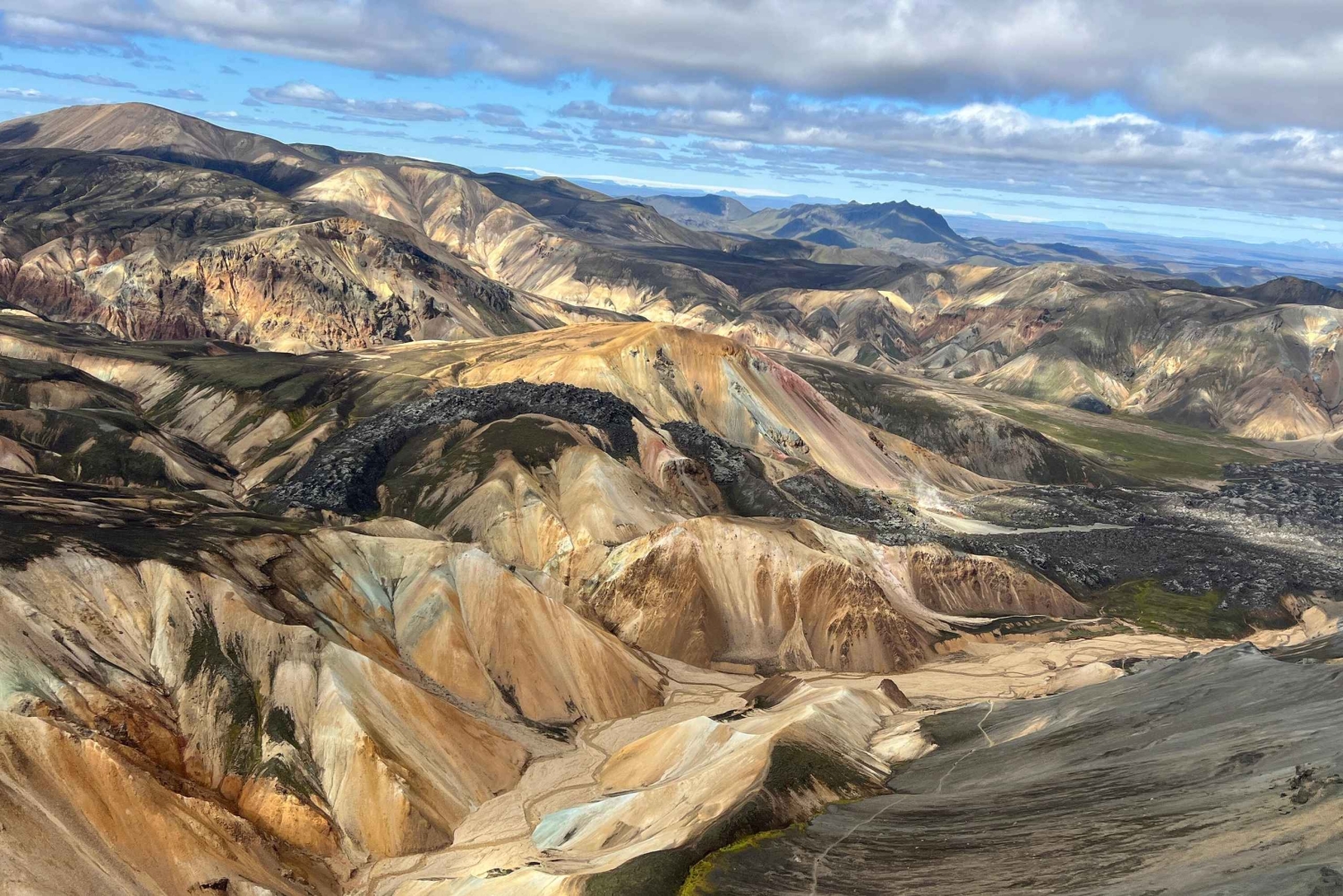 Landmannalaugar: Helikoptervlucht met 3 landingen